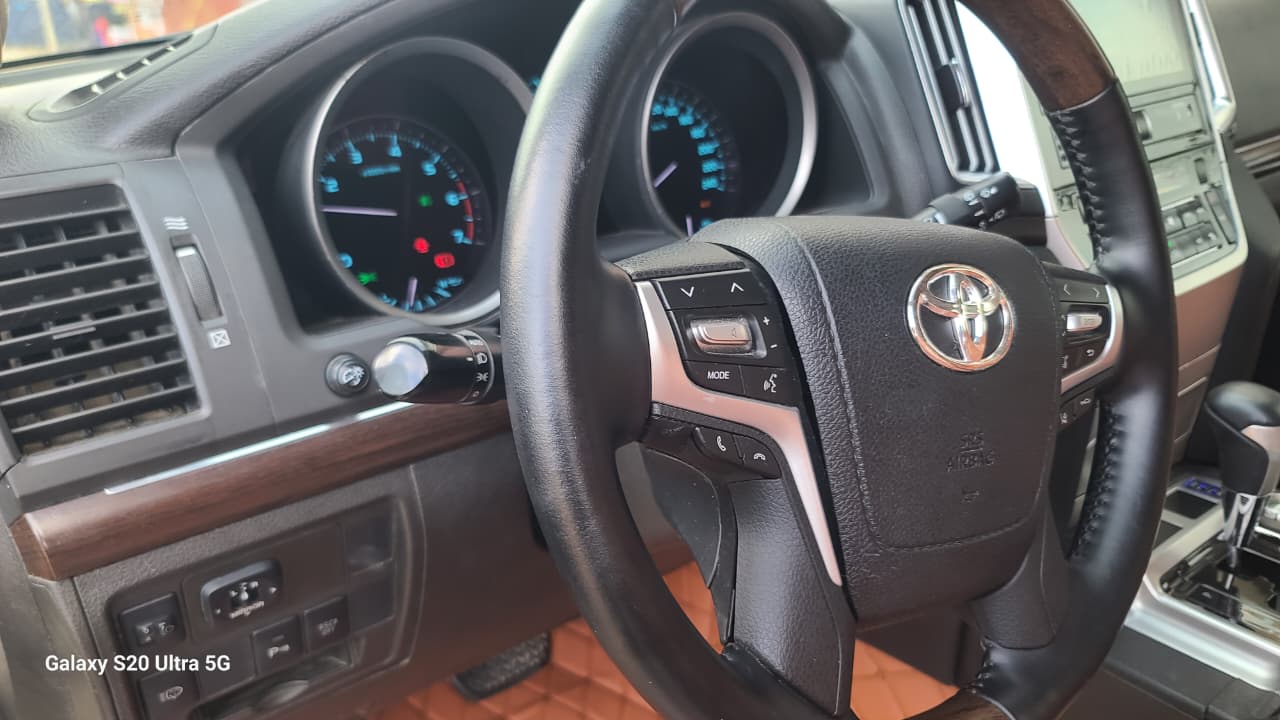 Toyota Landcruiser lc200 2017